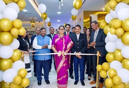 Smriti Irani Inaugurates Thumbay Institute of Aesthetics