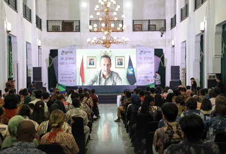 KNB Scholarship can establish a new environment for learning