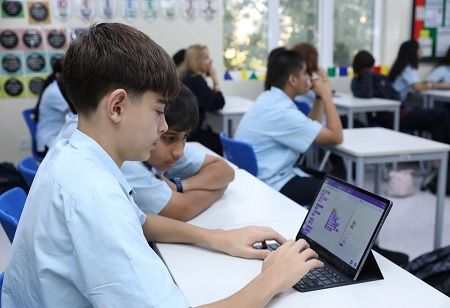 Samsung & DIA Launch UAE's First AI Certified School