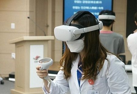 Newbase Unveils AI-Based VR Medical Education Platform 'Medicrew'